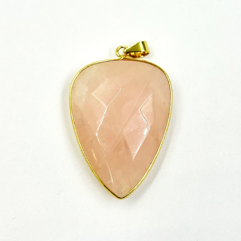 Кулон с розовым кварцем размер 26*39мм цвет золото