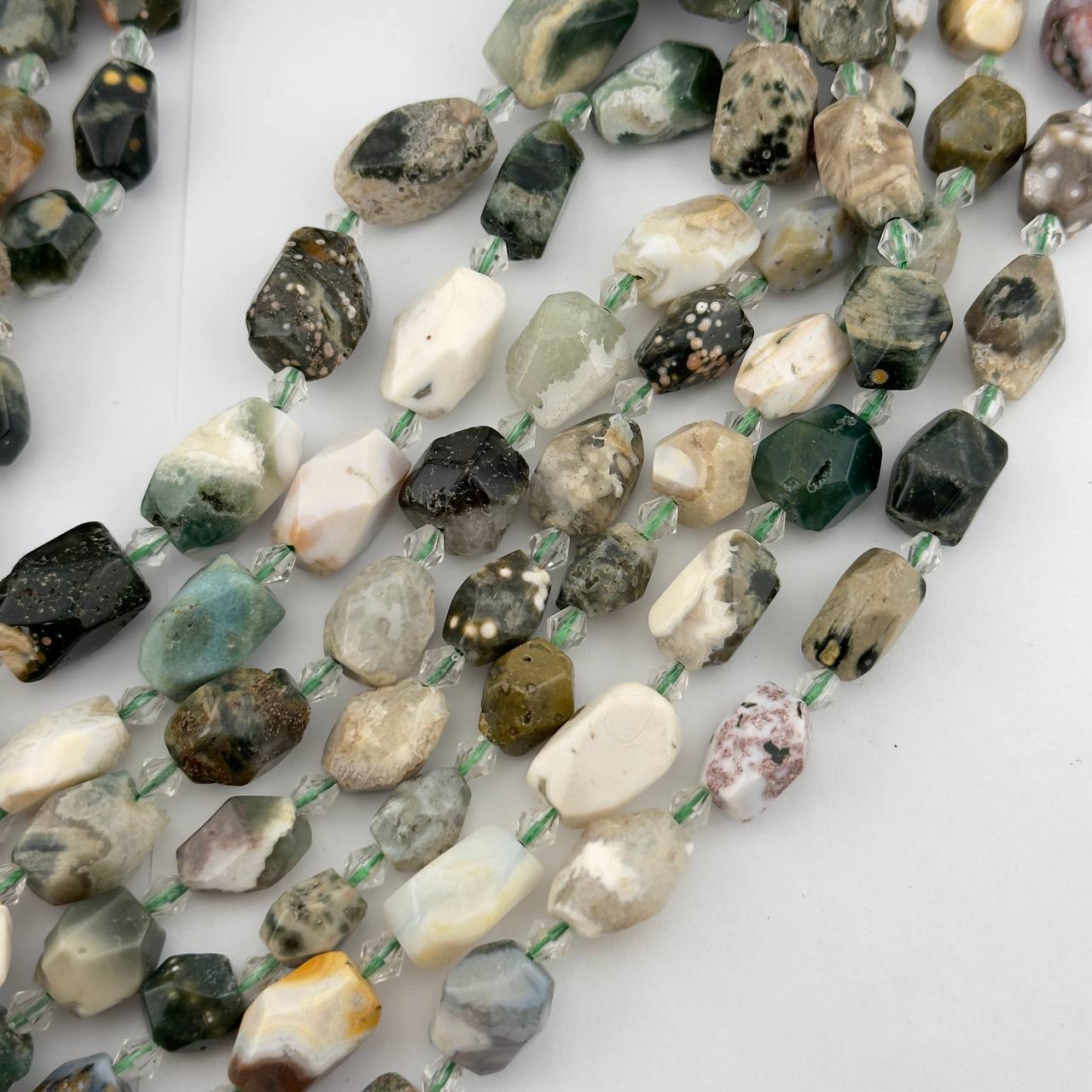 Агат моховой размер 10*13мм натуральные камни