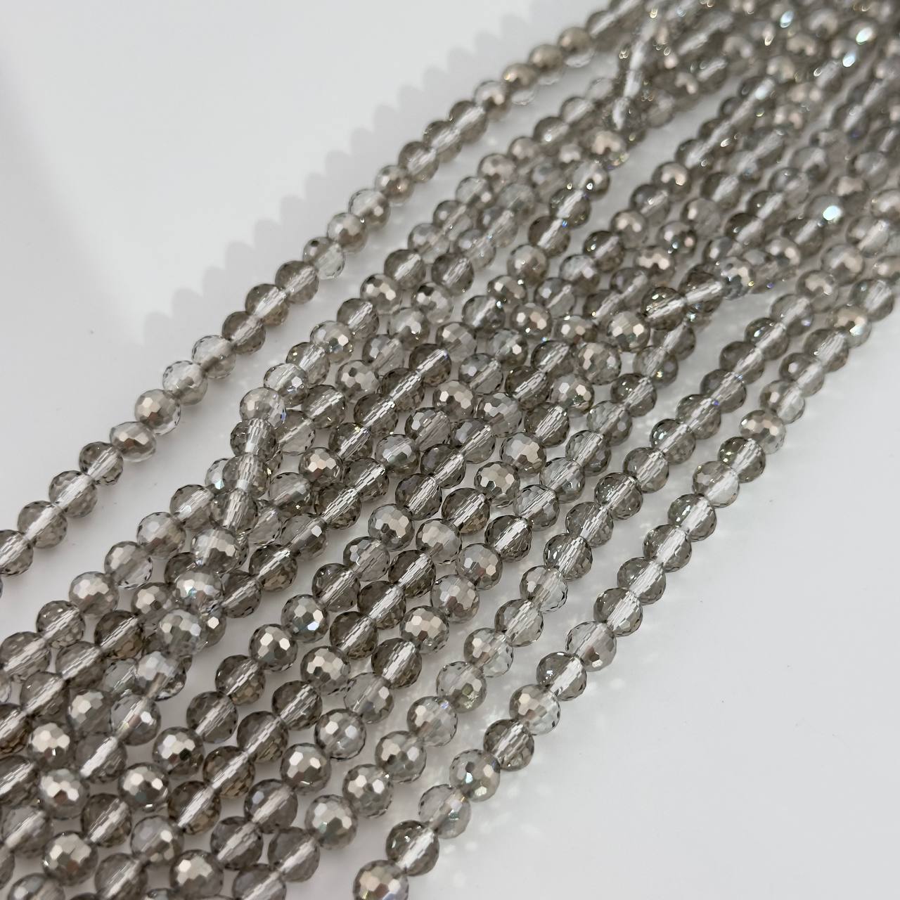 Бусины стеклянные размер 6мм цвет серый